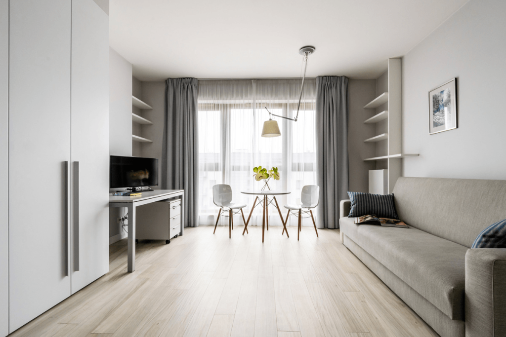 Căn hộ studio 30m2 thiết kế theo lối tối giản sử dụng đồ nội thất có nhiều công năng