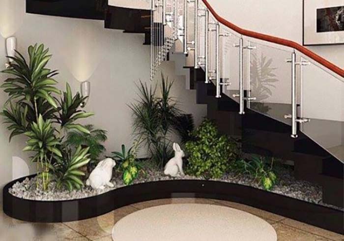 Trang trí hòn non bộ dưới chân cầu thang